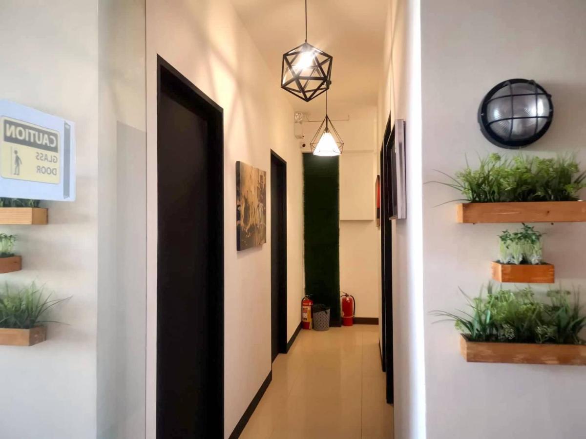 The Runway Inn - Mactan Cebu Lapu-Lapu City Esterno foto